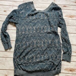 Maternity lace shirt